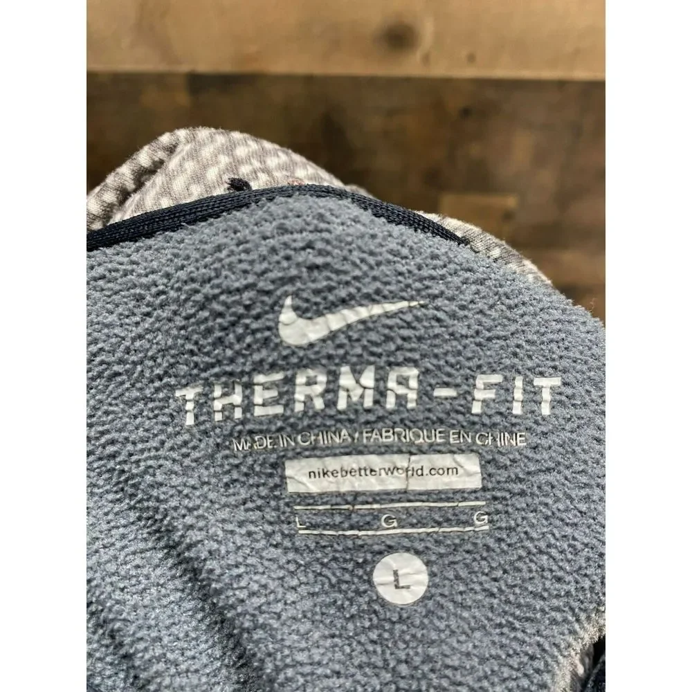 Nike Therma-Fit Hoodie‎ Size Large - Picture 2 of 4